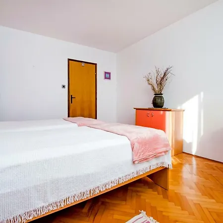 Apartment Nika *